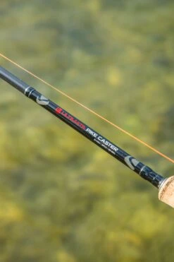 Ultimate Pike Caster 2.40m 30-80g 16 Ultimate Pike Caster 2.40m 30-80g -Viswinkel 2f1abdc07cf8c3a7